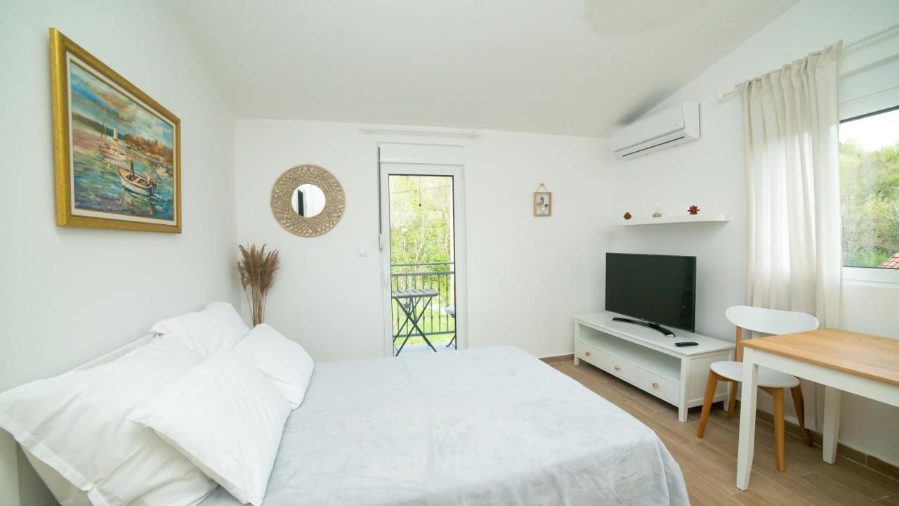 Plamenatz Studio Apartments Virpazar Kültér fotó